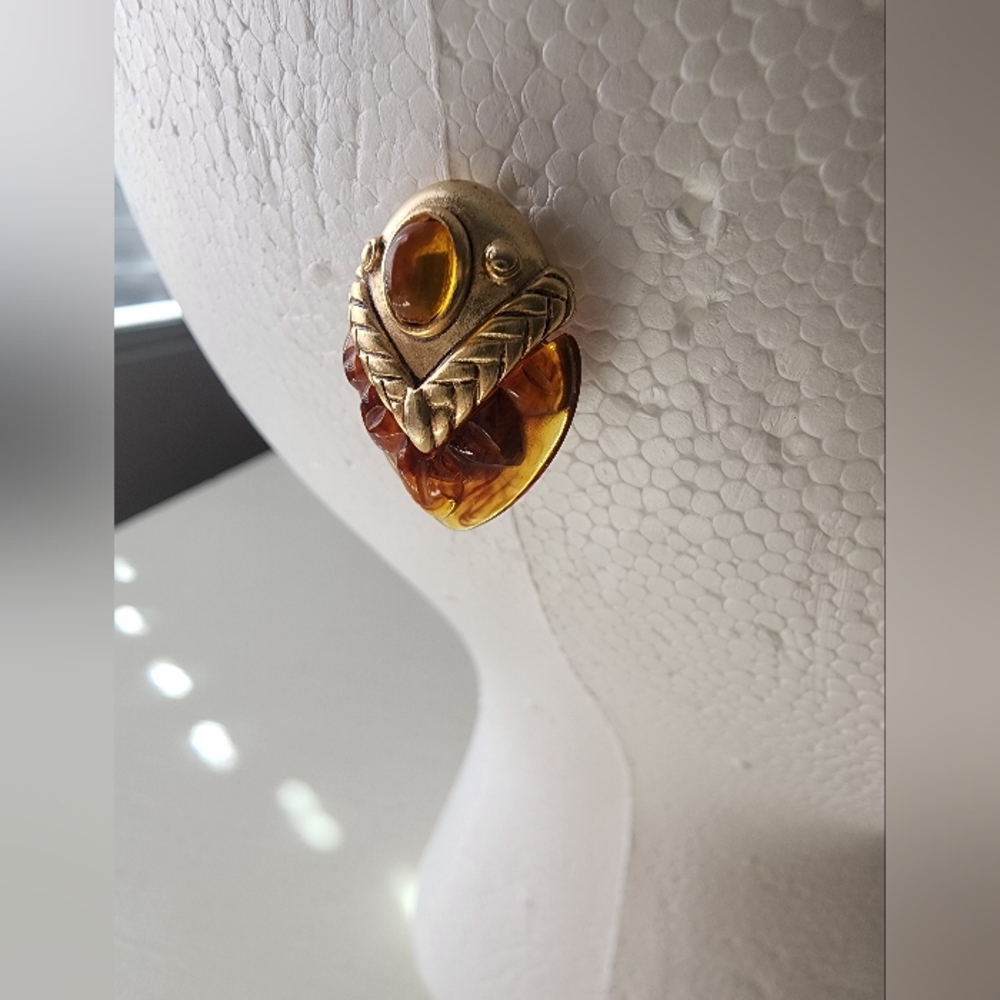 OscardelaRenta. Elegant Gold and Amber Earrings